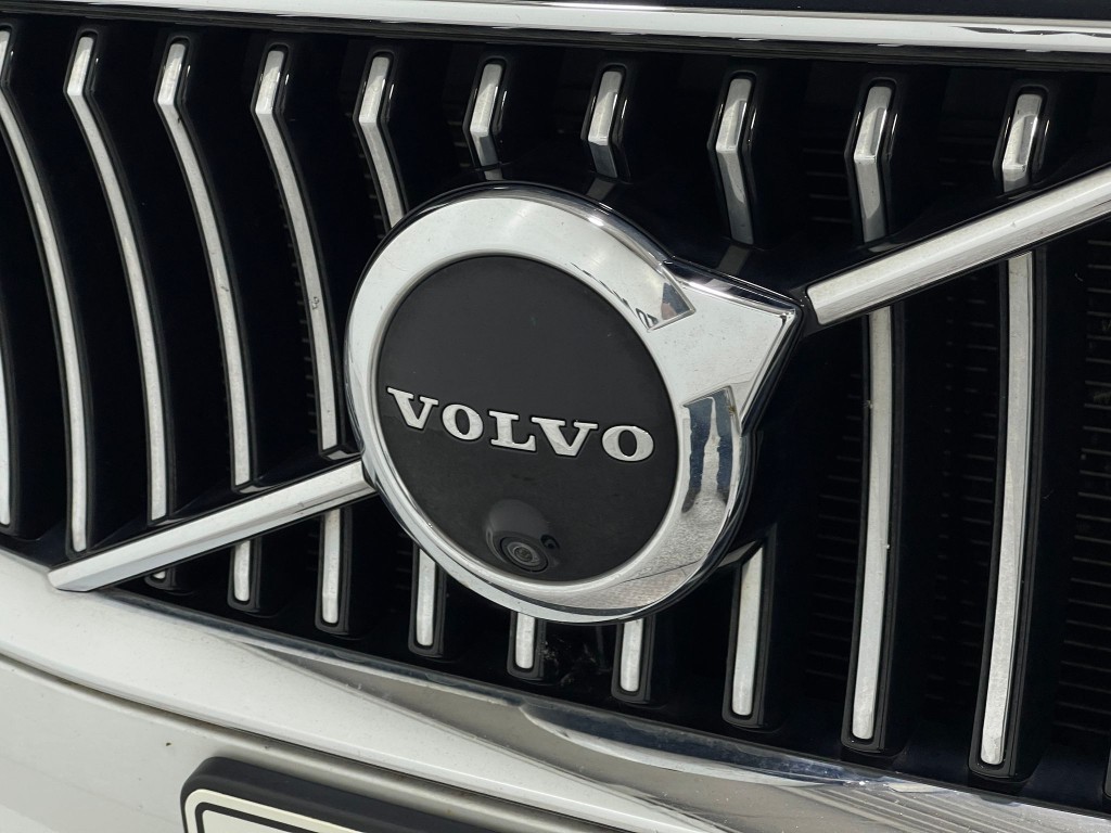 2021 Volvo XC90 Image 40