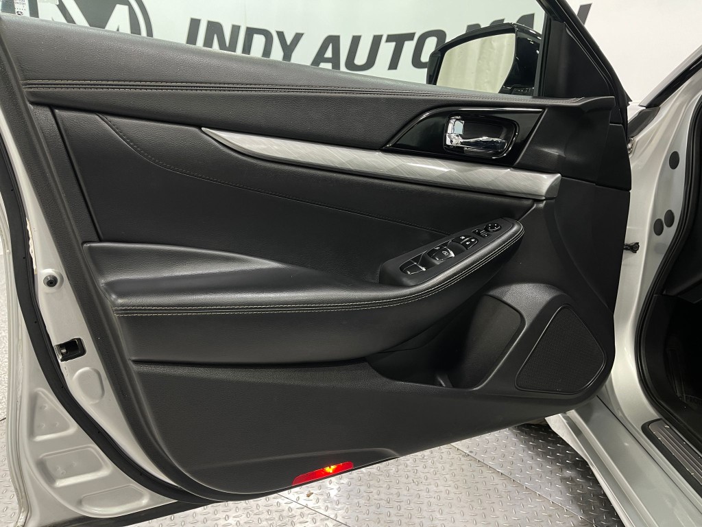 2017 Nissan Maxima Image 14