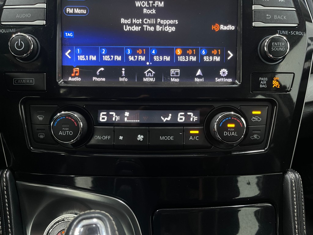 2017 Nissan Maxima Image 24