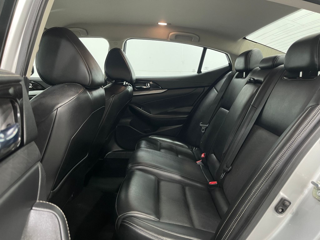 2017 Nissan Maxima Image 29
