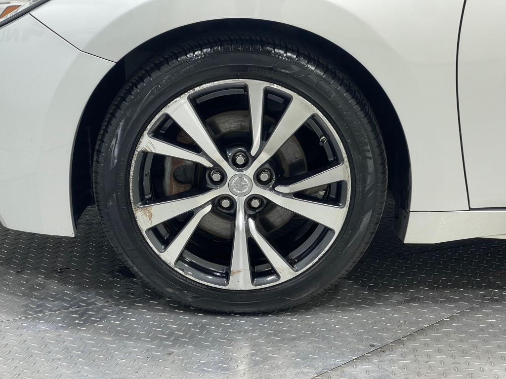 2017 Nissan Maxima Image 34