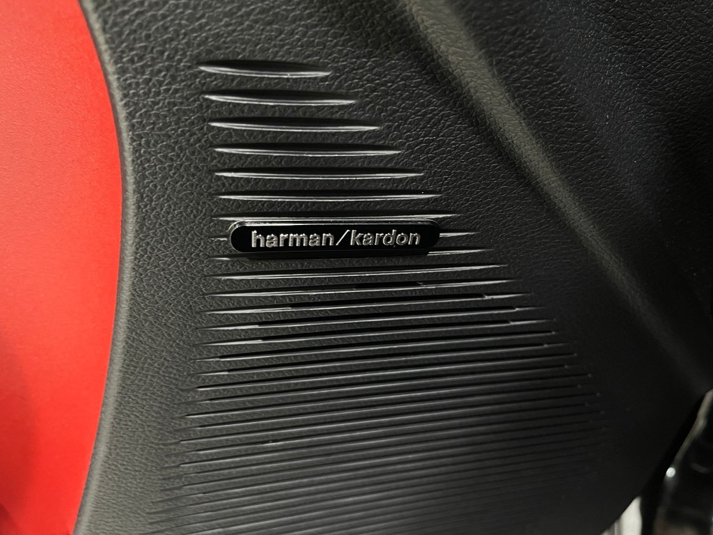 2022 Dodge Challenger Image 16