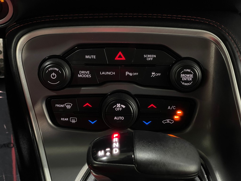 2022 Dodge Challenger Image 25