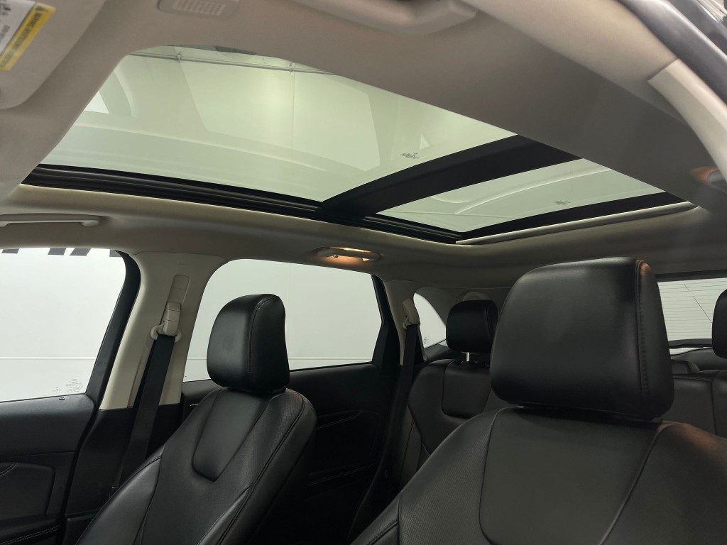 2021 Ford Edge Image 12