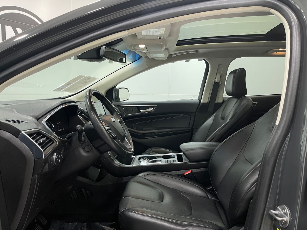 2021 Ford Edge Image 14