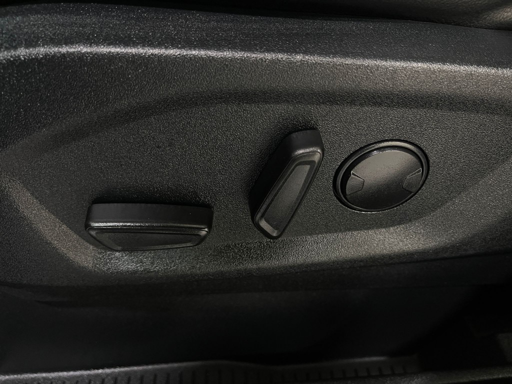 2021 Ford Edge Image 18