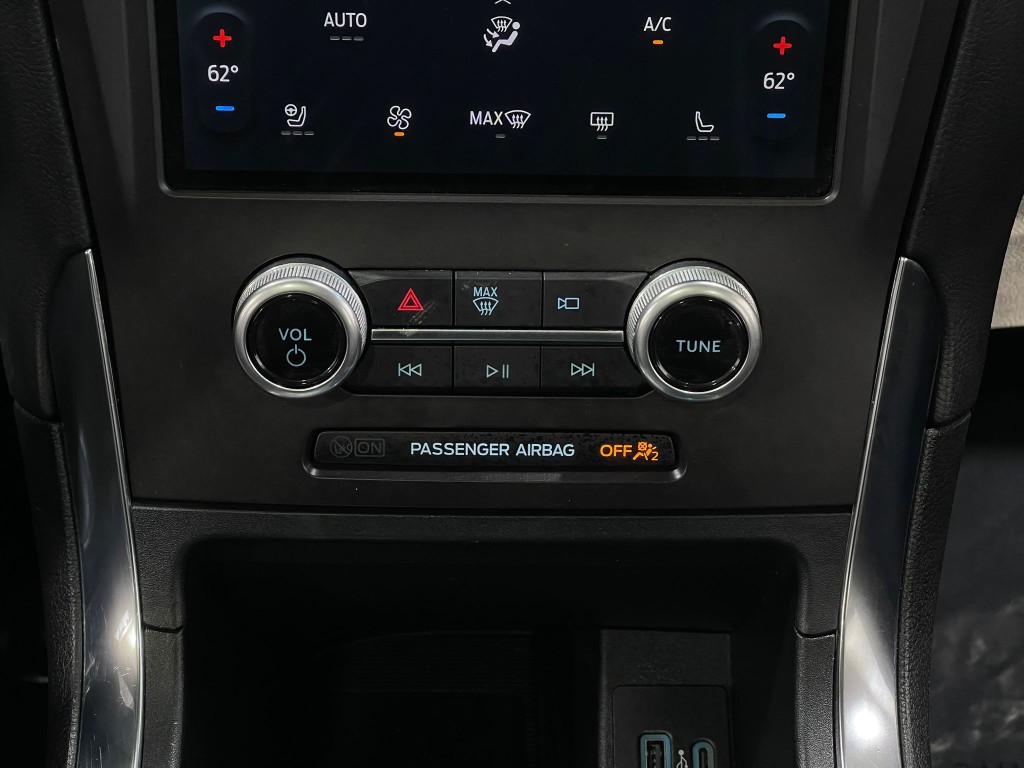 2021 Ford Edge Image 26