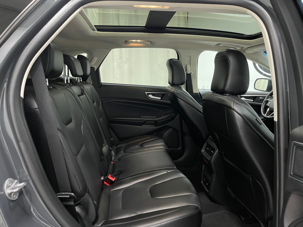 2021 Ford Edge Image 32