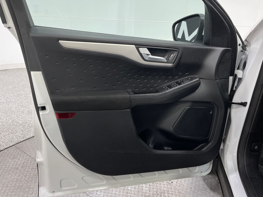 2020 Ford Escape Image 14