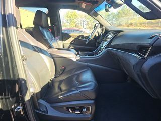 2018 Cadillac Escalade Image 8