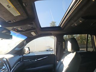 2018 Cadillac Escalade Image 10