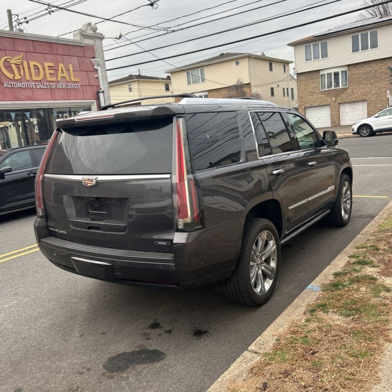 2017 Cadillac Escalade Image 3