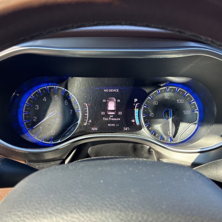 2017 Chrysler Pacifica Image 7