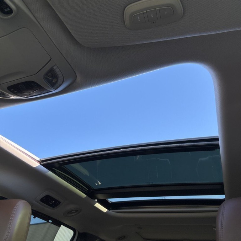 2017 Chrysler Pacifica Image 12