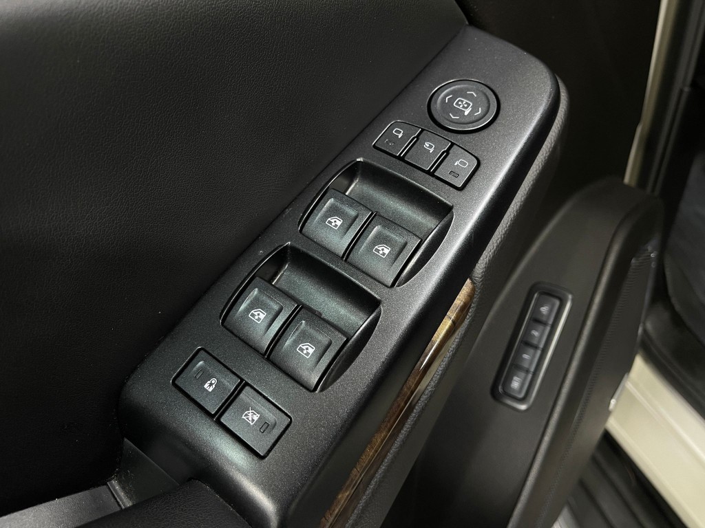 2017 Chevrolet Tahoe Image 17
