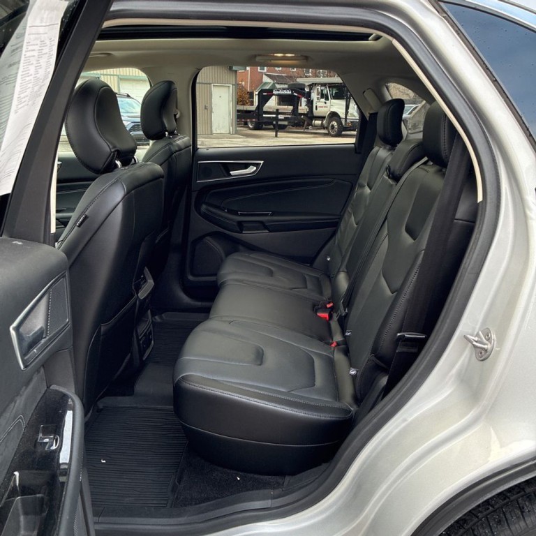 2017 Ford Edge Image 13