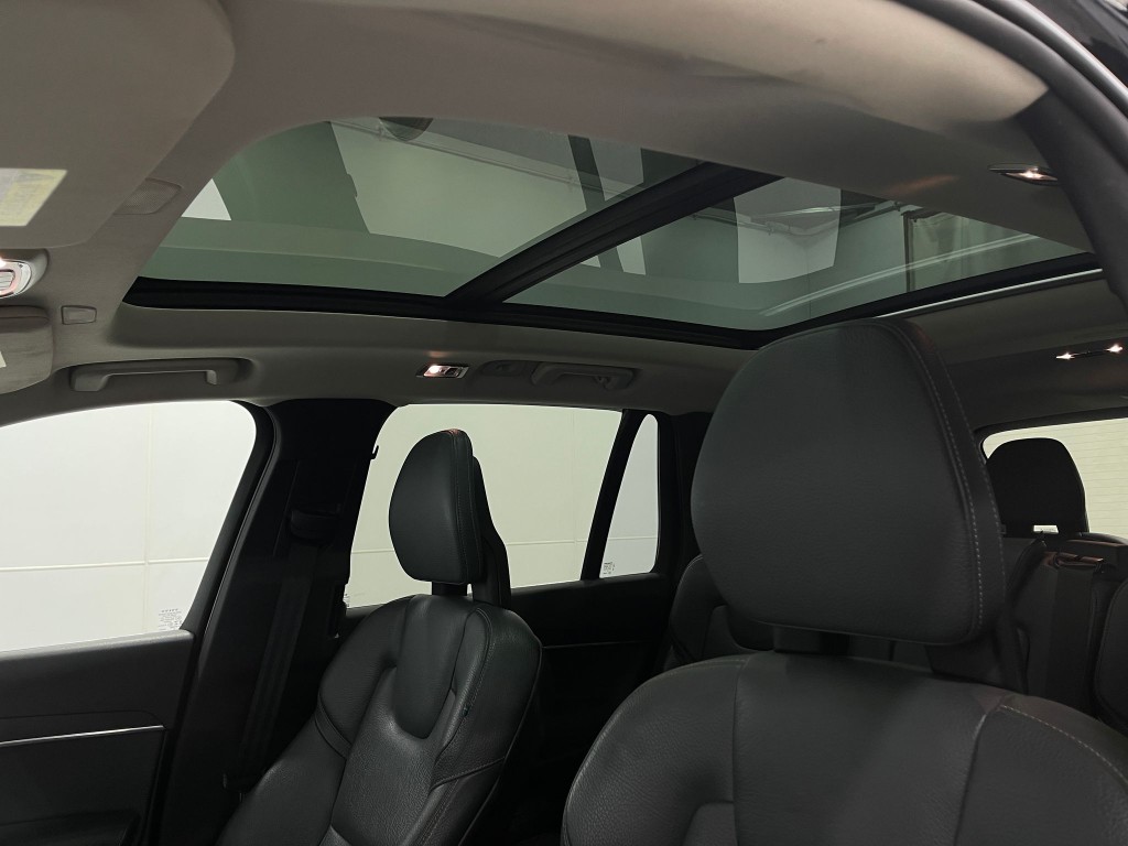 2020 Volvo XC90 Image 12