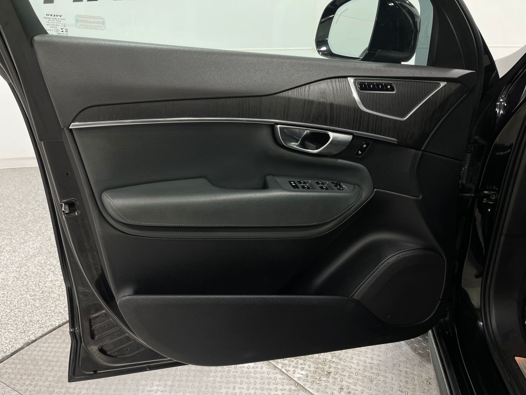 2020 Volvo XC90 Image 16