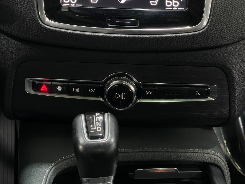 2020 Volvo XC90 Image 26