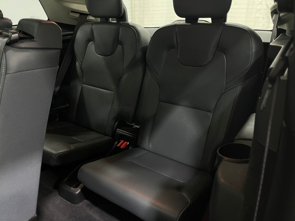 2020 Volvo XC90 Image 32