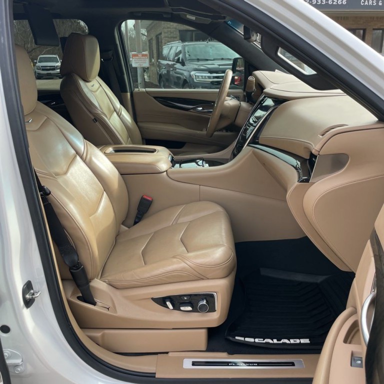2019 Cadillac Escalade Image 6