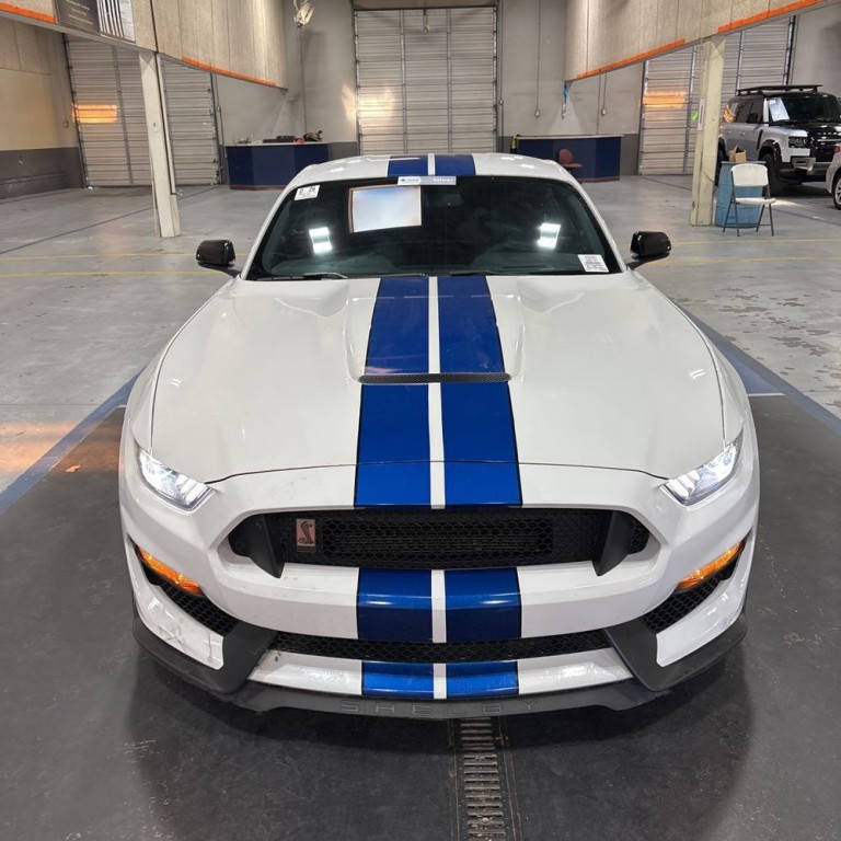 2017 Ford Mustang Image 2