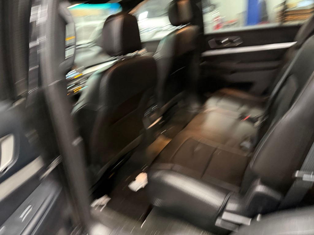 2016 Ford Explorer Image 8