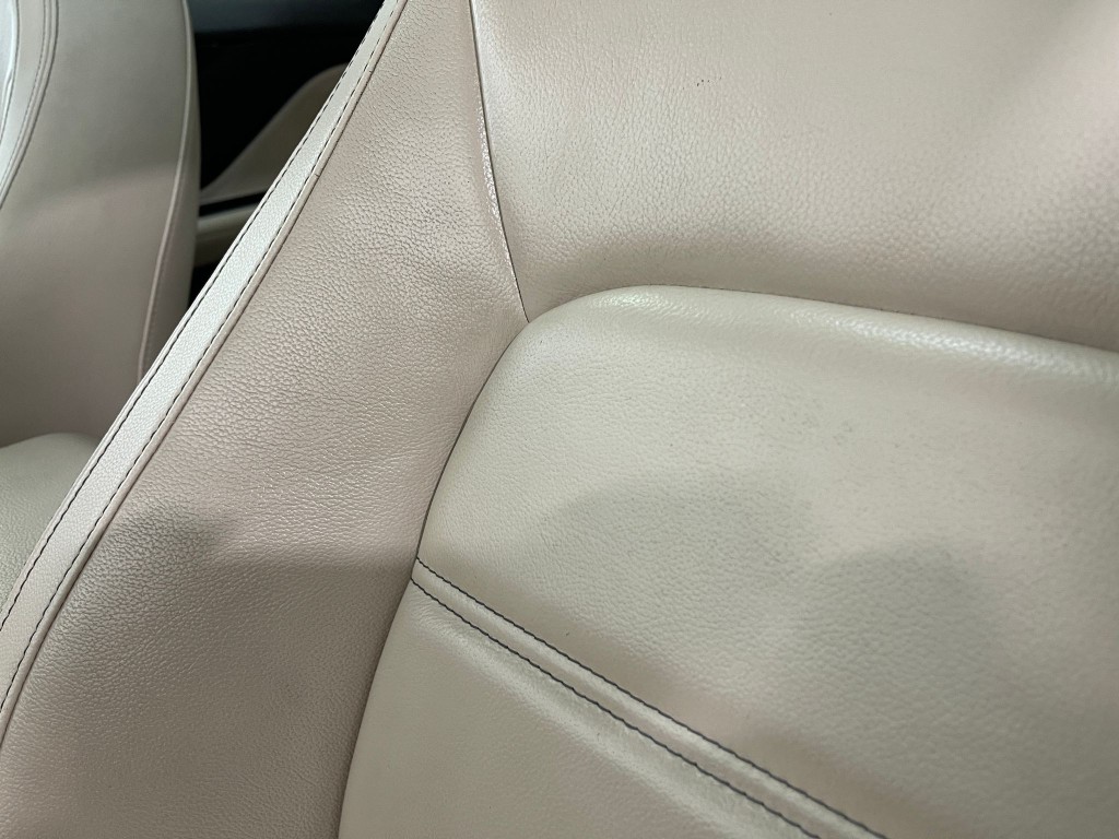 2017 Jaguar F-PACE Image 20