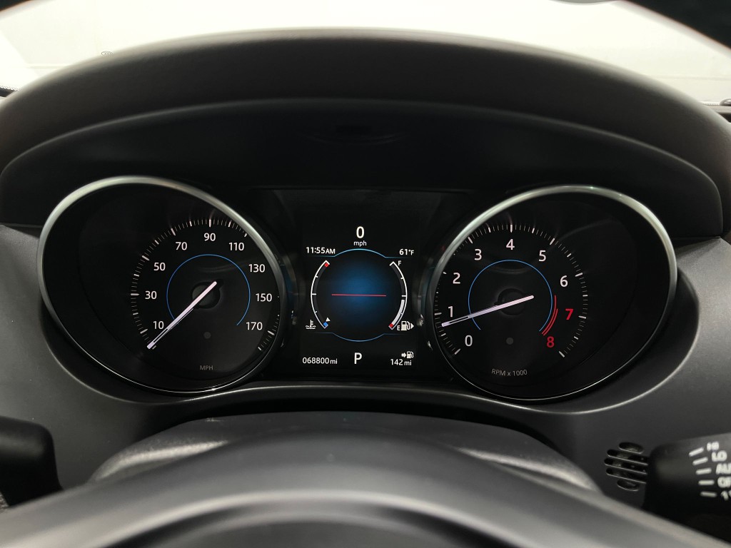 2017 Jaguar F-PACE Image 25