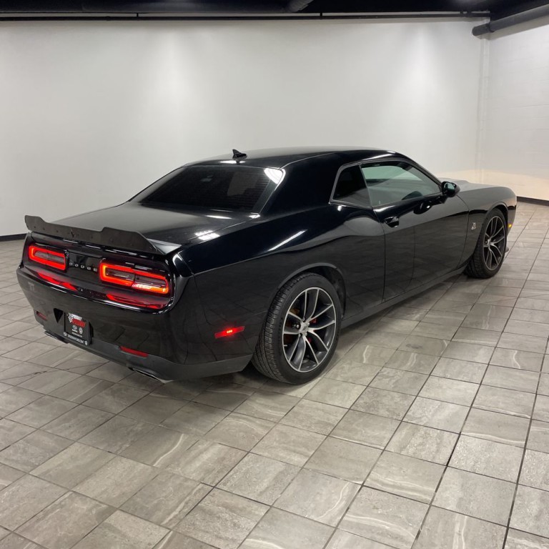2016 Dodge Challenger Image 4