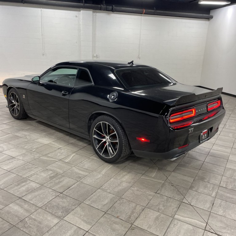 2016 Dodge Challenger Image 6
