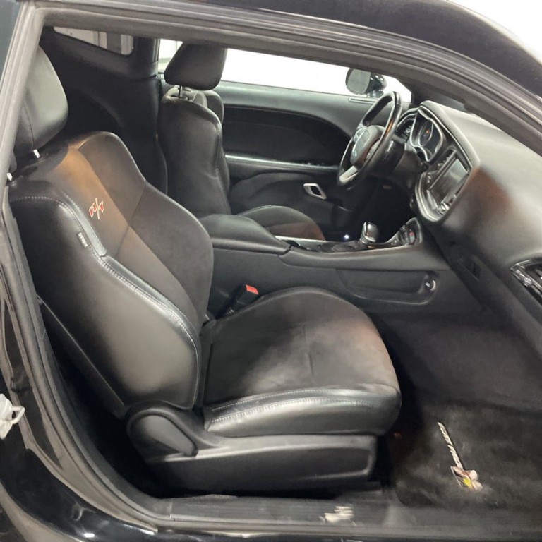 2016 Dodge Challenger Image 8