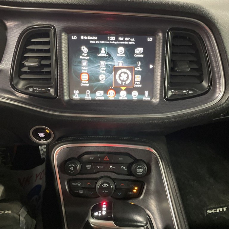 2016 Dodge Challenger Image 12