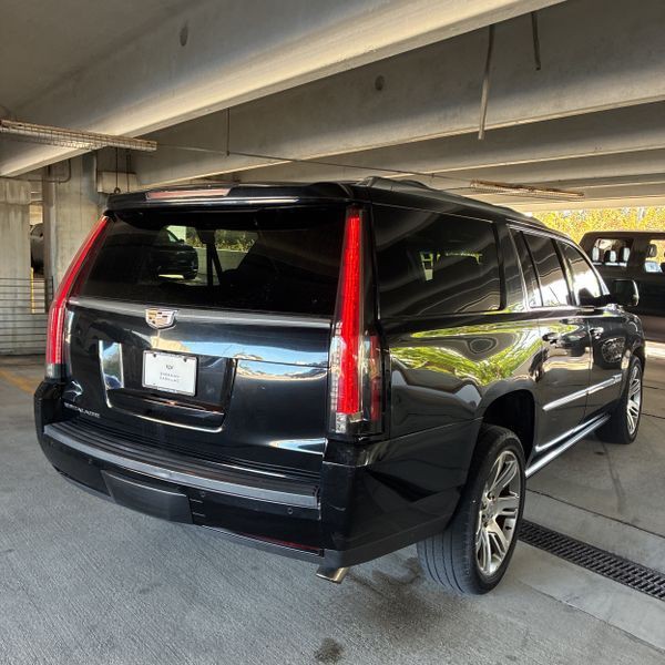 2015 Cadillac Escalade Image 5