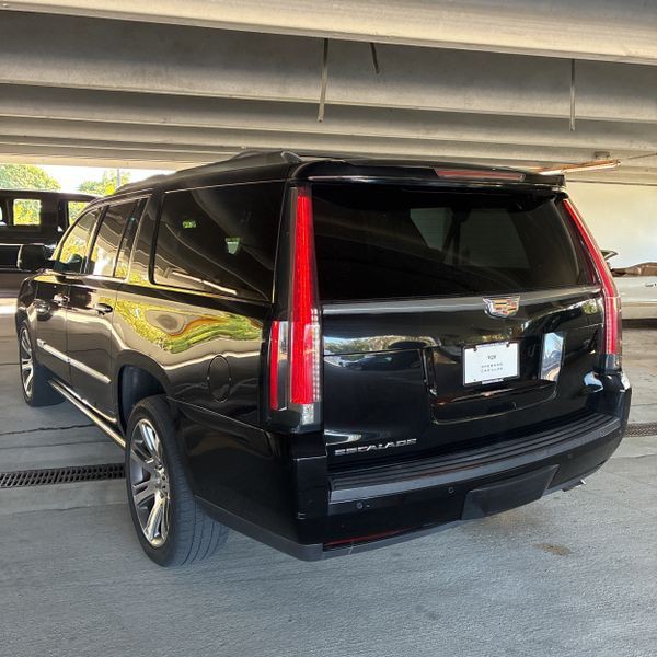 2015 Cadillac Escalade Image 6