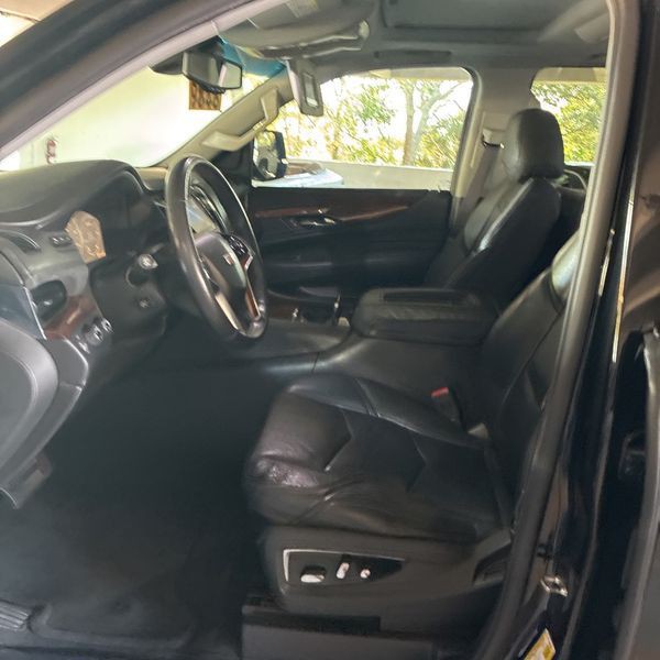 2015 Cadillac Escalade Image 7