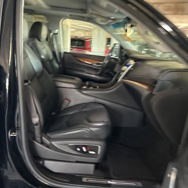 2015 Cadillac Escalade Image 8