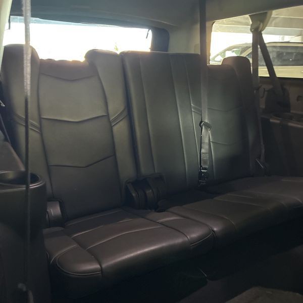 2015 Cadillac Escalade Image 17