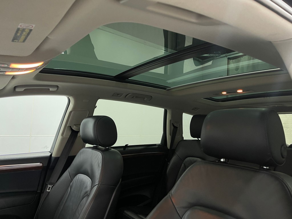 2015 Audi Q7 Image 12