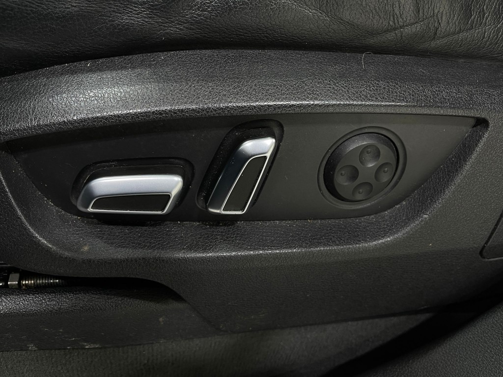 2015 Audi Q7 Image 19