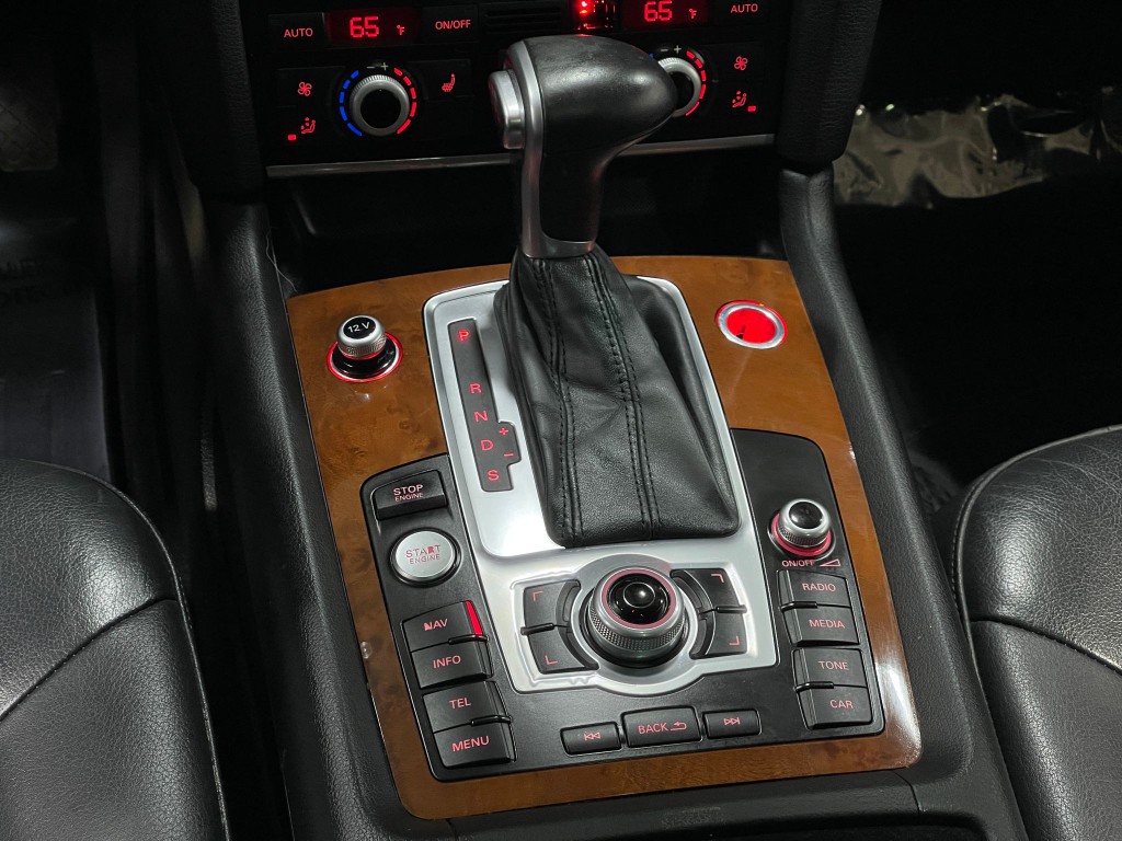 2015 Audi Q7 Image 31