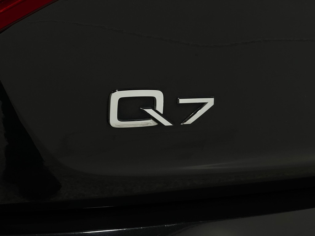 2015 Audi Q7 Image 43