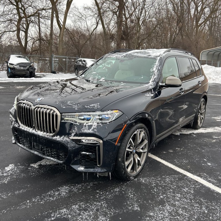2021 BMW X7 Image 2