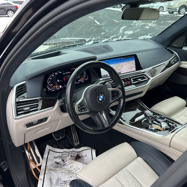 2021 BMW X7 Image 9
