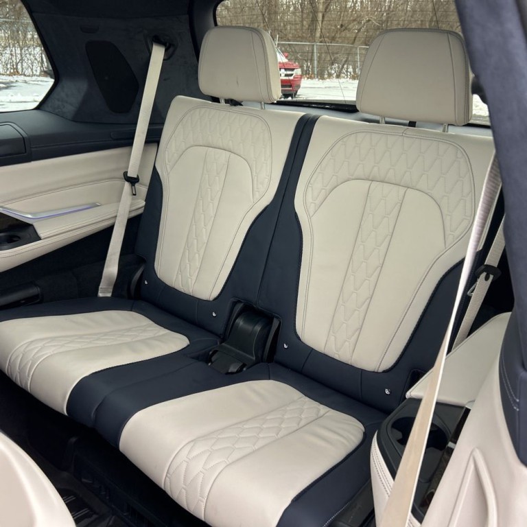 2021 BMW X7 Image 19