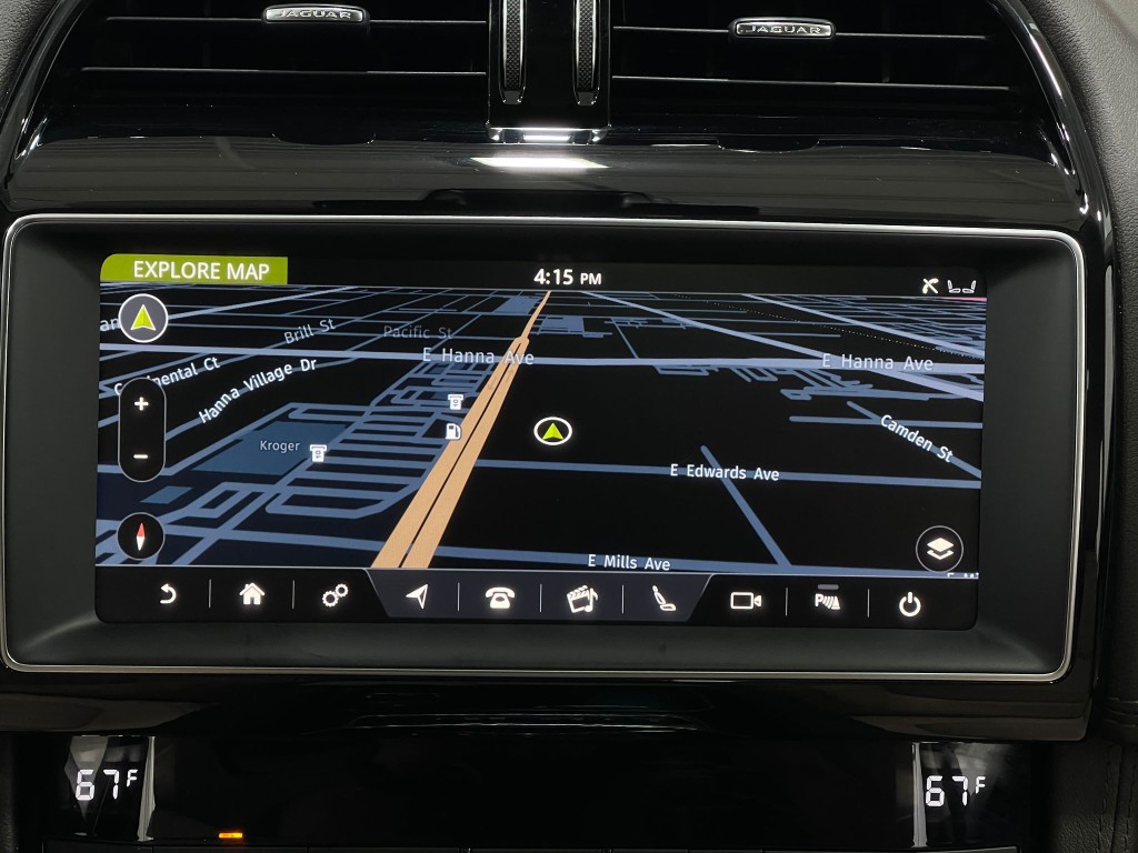 2019 Jaguar F-PACE Image 10