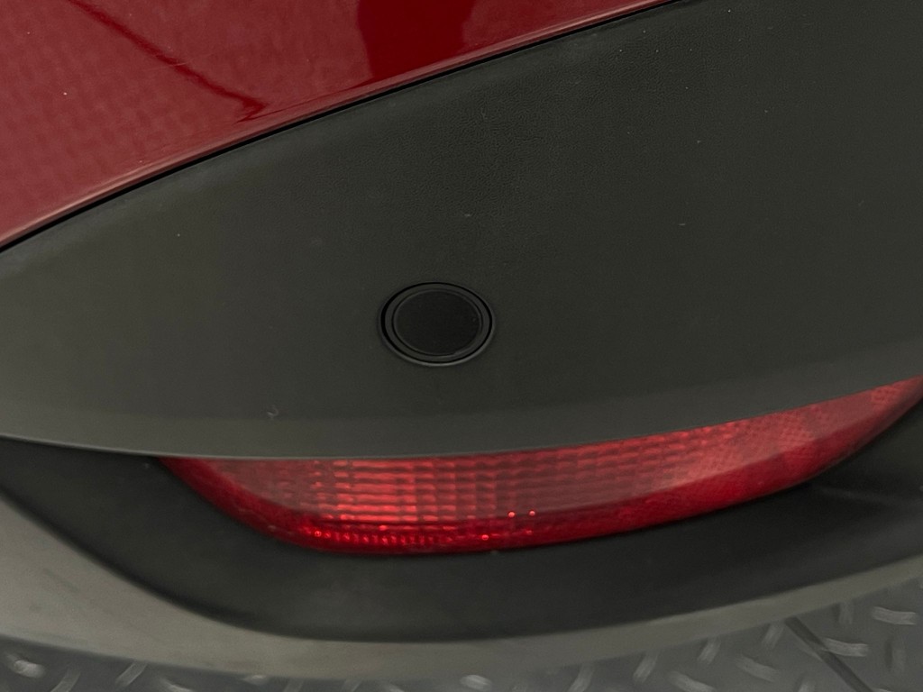 2019 Jaguar F-PACE Image 13