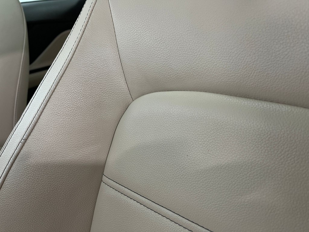 2019 Jaguar F-PACE Image 20