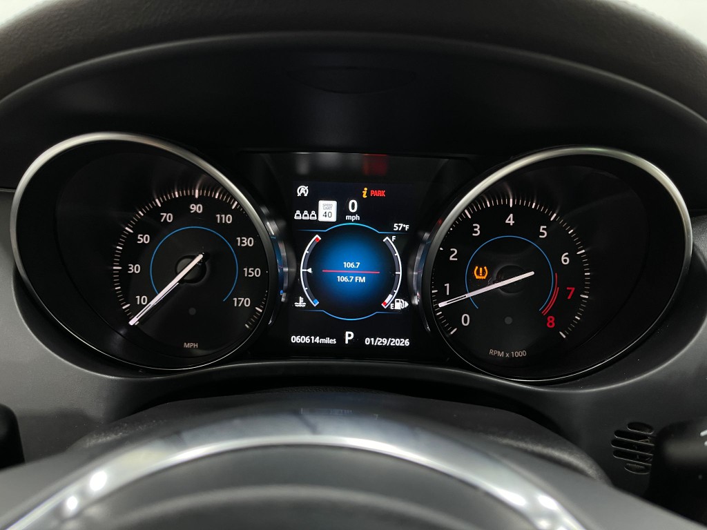 2019 Jaguar F-PACE Image 25