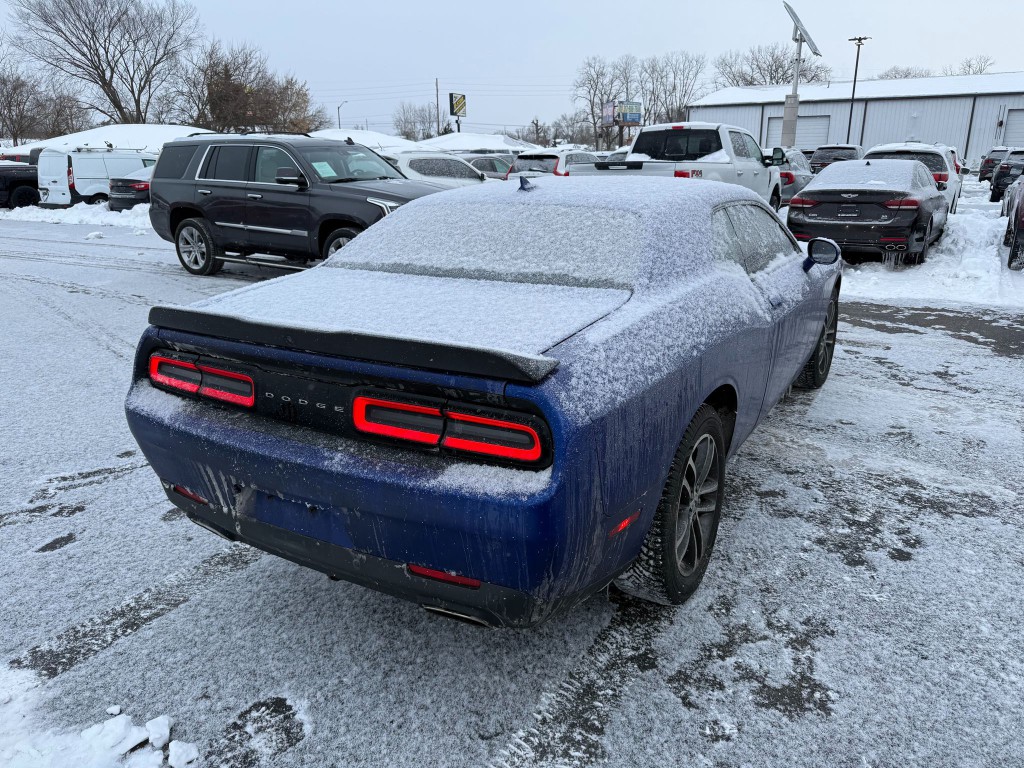 2019 Dodge Challenger Image 3